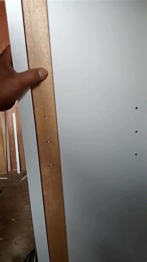 How to build a basic modular hanging cabinet less handle #hangingcabinet #modularcabinet #lesshandle #laminatedmarineplywood #woodworking #pokethole #sircularsaw #edging Part 8 | Reggie Calaguas | Facebook