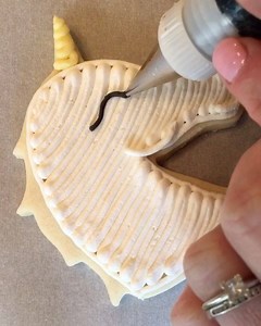 8.3K views · 57 reactions | It's a UNICORN 濾buttercream frosted sugar cookie tutorial. I hope you enjoy it 濾 濾 Cookie cutter by Sweet Savanna PLEASE SHARE  Let's get this Unicorn famous 濾 thank you for your continued support for my business | Emily Hutchinson | Facebook