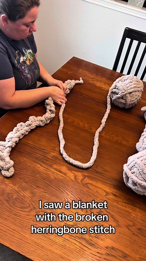 Broken Herringbone Stitch Tutorial for Chunky Blankets