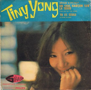 18152212-Tiny-Yong-Un-Seul-Garçon-Sur-la-Terre-Tu-Es-Seule