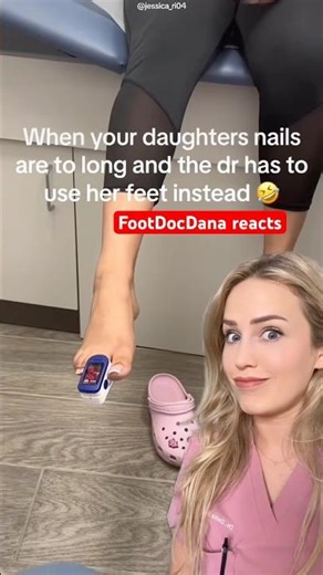 Doctor reacts: what’s on her foot?!