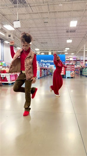 September in February w/ The Wife @Danii Rivera 🦋 #teian #tgvng #samsclub @Sam’s Club 💙Dc: @Swisher3x 🇬🇭