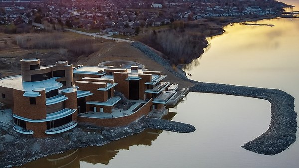 The Most Expensive Megamansion Fails: 10 Grand Designs That Crashed