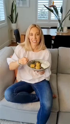 Bloating is often brushed off as “normal” — but excessive bloating that gets worse throughout the day, occurs daily or causes abdominal discomfort is a sign something isn’t right. Digestion, gut health, fibre intake, eating patterns and stress all play a role. Bloating can also be a symptom of conditions including IBS (irritable bowel syndrome) and endometriosis. When gut health improves, women often notice less bloating, better appetite regulation and more energy. You don’t need to live feeling