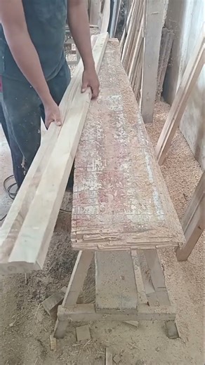 Watch a Master Woodworker Flatten Timber with a Handheld Planer #woodworking #carpenter