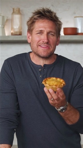 Hard launching Curtis Stone's best ever meat pie recipe. 👀🥧 #FootyFinals #MeatPie #Shorts