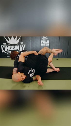 Mastering Knee Extraction: The Ultimate Grappling Defense! #shorts