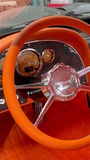 Interior of a Stingray split window by ‪@sklubla‬