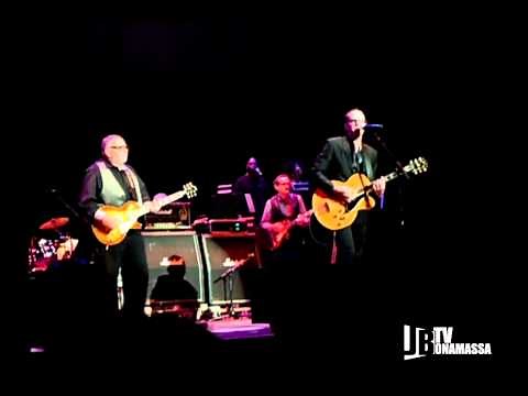 Joe Bonamassa performs "Carol" LIVE to Honor Chuck Berry