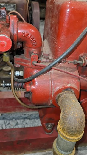 How a hit and miss engine works and some of the basic parts. #hitandmiss #engine #mechanic-015 #flywheel | literallyliana