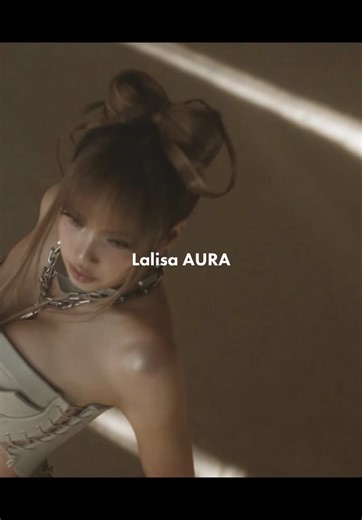 LALISA MANOBAN AURA IN