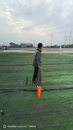 87K views · 350 reactions | Watch this RC plane take flight with an epic launch! The operator skillfully uses inertia, swinging their arm to give it the perfect boost before it soars through the sky. The roaring engine and smooth glide make for an exciting spectacle—who else wants to try this? | Asian Technology | Facebook