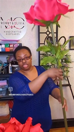 Crafty Loves we're not using the stem let's turn them into attachments #flowers #diy #spring #event