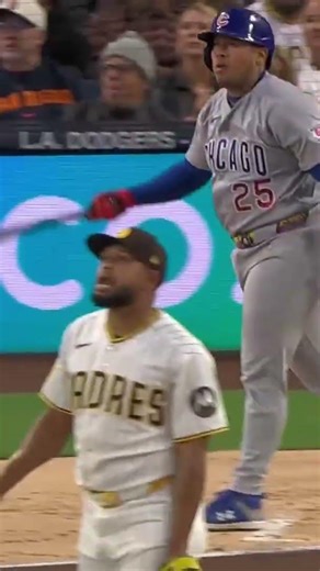 A perfectly executed bat flip 🤌 #mlb #highlights #batflip