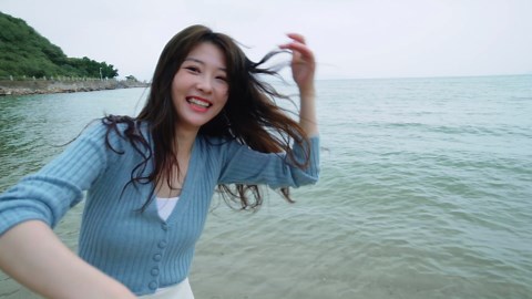 DJI OM 4 SE - 3-Axis Smartphone Gimbal Stabilizer with Tripod, Magnetic Design, Portable and Foldable, ActiveTrack 3.0, Story Mode, Vlogging Stabilizer, YouTube TikTok Video, for Android and iPhone