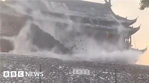 Roof of historic Ming Dynasty tower collapses in China