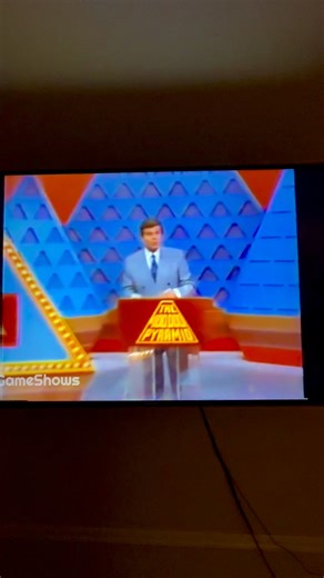 Words Used by a Real Estate Agent... The main differences between a REALTOR® and a real estate agent are: Definition: A REALTOR® is a licensed real estate agent who is a member of the National Association of REALTORS® (NAR) and adheres to its strict code of ethics. Membership: All REALTORS® are real estate agents, but not all real estate agents are REALTORS®. Only those who join NAR can use the title REALTOR®. Ethics and Standards: REALTORS® must follow a higher standard of ethics and profession