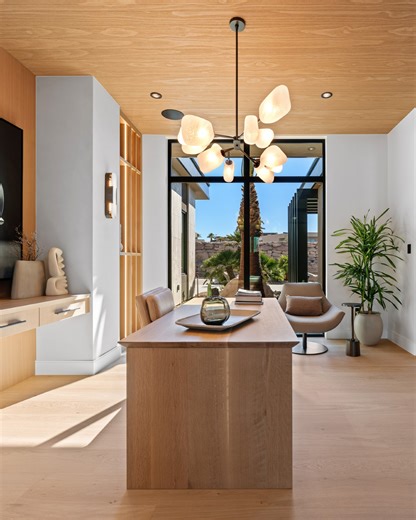 Bright, calm, and effortlessly refined. Project: Skyfall Builder: @adamsandco.construction Architect: @hebdonstudios Parade: @stgeorgeparadeofhomes Designer: @CopperHAUS #CopperHAUSDesign #NaturalLight #SunlitInteriors #LightFilledHome #ModernInteriors #QuietLuxury #ThoughtfulDesign #WarmMinimalism #InteriorInspo #LuxuryInteriors #HomeStyling #DaylightDesign #ElevatedLiving #DesignWithIntent #SereneSpaces