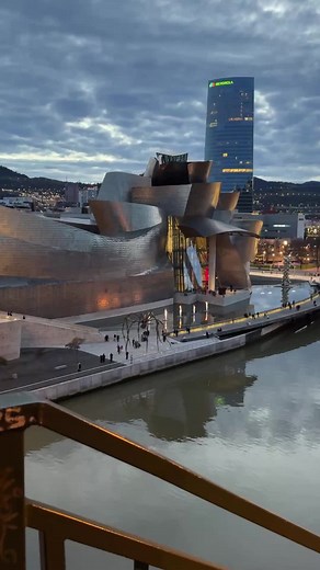 Explora Bilbao: Cultura y Arquitectura Vasca