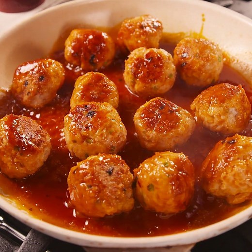 These Firecracker Chicken Meatballs have a SERIOUS kick 💥 Full recipe: http://dlsh.it/CaevN2A | Delish
