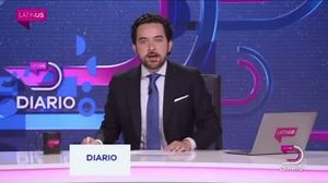 2.9M views · 57K reactions | #LatinusDiario. Estalló la violencia en Los Ángeles: El Servicio de Control de Migración y Aduanas (ICE) armó redadas masivas en las que arrestaron a 42 hombres y mujeres de origen mexicano. Tan sólo el sábado, Donald Trump anunció el despliegue de 2 mil soldados de la Guardia Nacional para dispersar las manifestaciones. #Latinus #InformaciónParaTi | Latinus | Facebook