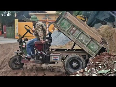 Tractor-trailer, tractor-trailer carrying iron