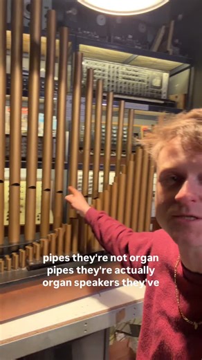 LOOK MUM NO COMPUTER on Instagram: "The 1960’s CONN organ speakers…. Were a bit of a CONN 🤣 #vintage #technology #dodyouknow"