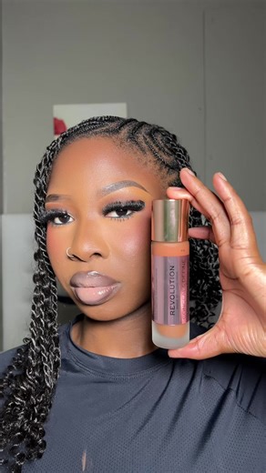 Reviewing Makeup Revolution foundation 1000/10👀🔥 #makeuptips #foubdationreview