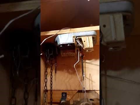Repair/adjust a music box on a cuckoo clock video 4 of 4 20200808 135527