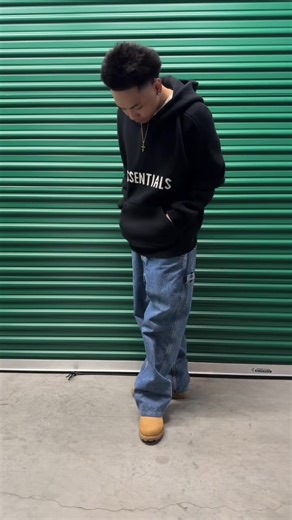 Picture Day at the Unit (every resellers pet peeve) • • • • #reseller #foryoupage #storageunit #fyp #smallbusiness