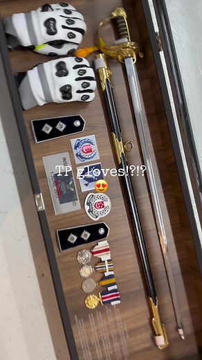 A custom made sword display for a Traffic Police Officers. #saf #singaporearmy #rsaf #singaporenavy #singaporeairforce #spf #singaporepoliceforce #army #gurkha #scdf #paramedics #specialforces #militarylife #hometeam #commandos #recon #guards #rsn #fyp #trafficpolice