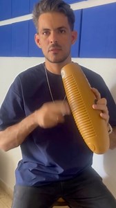 👉 hanselpercuba “El Güiro 🇨🇺” Si quieres tocar este Instrumento tienes que dominar los 4 patrones que te comparto; son indispensables.Cada uno tiene diferente acentuación por lo que se utilizan en diferentes aires, ritmos y en diferentes partes de un mismo tema.Díganme en los comentarios si encuentran la diferencia entre el primero y el segundo y déjenme saber si les funcionó este video.‼️Guárdalo para que conserves las esta información y las PARTITURAS.Mi Güiro para este video SÍGUE