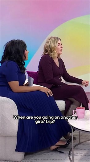 Coordinating trips with your friends is not easy! Paula Pell joined #JennaAndSheinelle to talk about starring in the new murder mystery,