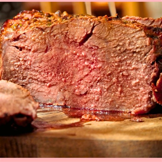 🥩🍷 Roast, Wine & Ocean Views – First Sunday Roast of 2026 🌊🎼 Since 2007, we’ve been serving proper Sunday roasts — slow-cooked, full of flavour and best enjoyed with ocean views. Start 2026 the right way with a relaxed Sunday at Dr Frogs. Our Sunday Roast is served from 12–6 pm, with a choice of juicy beef, lamb or crispy porchetta. Veggie or vegan? A nut roast is available on request. Every roast comes with our famous 3-simmered-day gravy, golden Yorkshires and all the classic sides, from 4