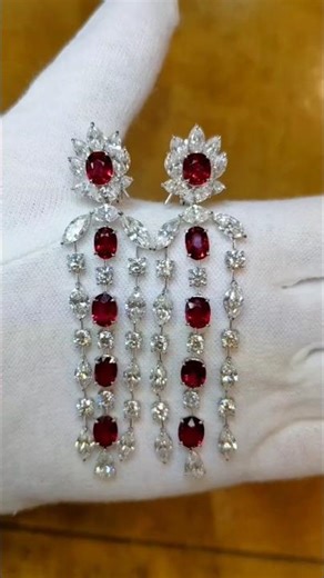 Ruby vs Emerald #emerald #diamond #gemstone #jewelry #designergemjewels #contemporaryjewel