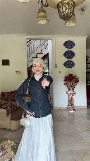 have a love n hate relationship with my body type yg inverted triangle enih