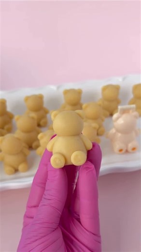 My Little Cakepop Molds 📍Home of the original 3D cake pop mold. on Instagram: "This is your sign to make teddy bear cake pops for Valentine’s Day 🥰🍫 Perfectly shaped, bear-y cute, and made easy with our bear cake pop molds- available in 3 sizes so you can create minis, classics, or statement pops 💕 Which size are you making first? 🧸✨ 🛍️: www.mylittlecakepopmolds.com 📦: FREE US shipping on orders over $100! #cakepops #valentinesdaydesserts #bearcakepops #cakepopmolds valentinesbaking"