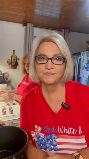 Here's a new White Chicken Chili recipe with a twist. It's from Deb's Pioneer Woman Cookbook, Super Easy. And it is Super Easy! White Chicken Chili 3 T olive oil 1 medium onion, diced 4 garlic cloves, minced 1 T Tex Mex seasoning or Taco Seasoning 3 C Shredded Cooked Chicken (we used Rotisserie) 2 4 oz cans chopped green chilies, undrained two 15 oz cans cannellini beans, drained 4 c low sodium chicken broth hot sauce 2 T flour 1/2 cup heavy cream 1 10 bag frozen fire roasted corn (no need to th