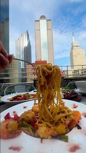 ✨WE TRIED THE BEST ROOFTOP RESTAURANT IN DALLAS ✨ The Happiest Hours Happen on the Rooftop!