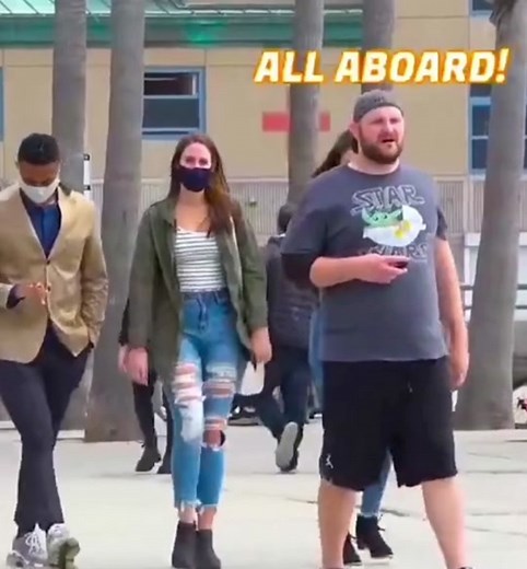 Funny prank 🤣🤣#😂 #lol #prank #comedia #luckyfunny12 #laugh #usa #viral #troll