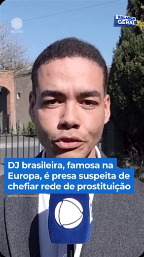 Rebeka Epíscopo, brasileira conhecida por sua carreira como modelo, empresária, produtora musical e DJ famosa na Europa, agora é suspeita de liderar uma rede de prostituição com mulheres brasileiras em Portugal. A empresária, que escolheu viver no país europeu, foi presa junto a outras cinco pessoas, incluindo um policial. As investigações continuam para entender a extensão do esquema. 👉 Assista à reportagem completa do #BalançoGeral em R7.com/balancogeral | Balanço Geral
