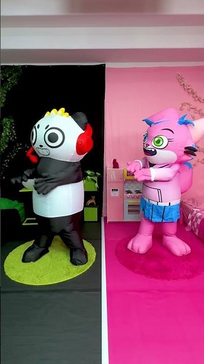 Doing the AI Cat Dance with the Only Cat I Know Alpha Lexa 😺 #catdance #aicat #combopanda