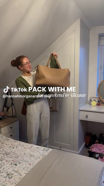 Pack Hand Luggage for Your Weekend in Alicante