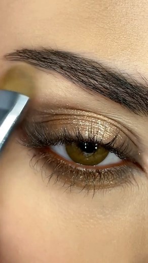 Amanda Benko on Instagram: "Gold Halo Eye Tutorial ✨ via @makeup_rhk . . . #eyemakeup#eyemakeuptutorial#eyemakeupideas#eyemakeuplook#eyeshadows#eyeshadowtutorial#eyeshadowpalette#eyeshadowtutorial#eyeshadowlook#eyeshadowlooks#eyeliner#wingedeyeliner#wingedliner#makeupideas#makeupgoals#makeupinspiration#makeupinspo#haloeye"