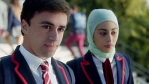 Elite 1x01 "Welcome"