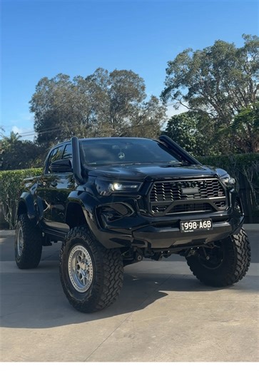 Exploring the Toyota Hilux Rogue with Custom Upgrades