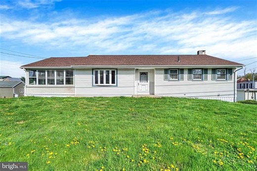 2081 Park St, Dover, PA 17315 | Estately 🧡 | MLS# PAYK2101288