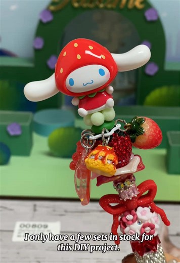 Create Adorable Sanrio DIY Pens with Mini Charms