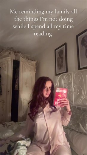 I could be addicted to WAY worse things #bookishhumour #bookish #reader #boysoftommen #booksoftiktok