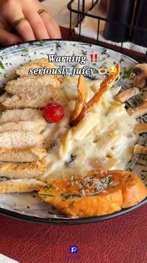If you’re craving something smooth and satisfying… this is it ✨🍝 Creamy Alfredo, rich, and made to hit the spot every time 🤍 📍 Puzzle Cafe & Restaurant 📍 Recoon Plaza Mall – Youssef Abbas – Nasr City #fpyシ #forupage #pasta #food #restaurant